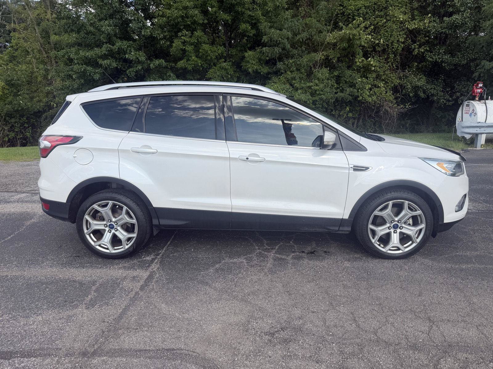 Used 2017 Ford Escape Titanium w/ Equipment Group 301A FWD image 4