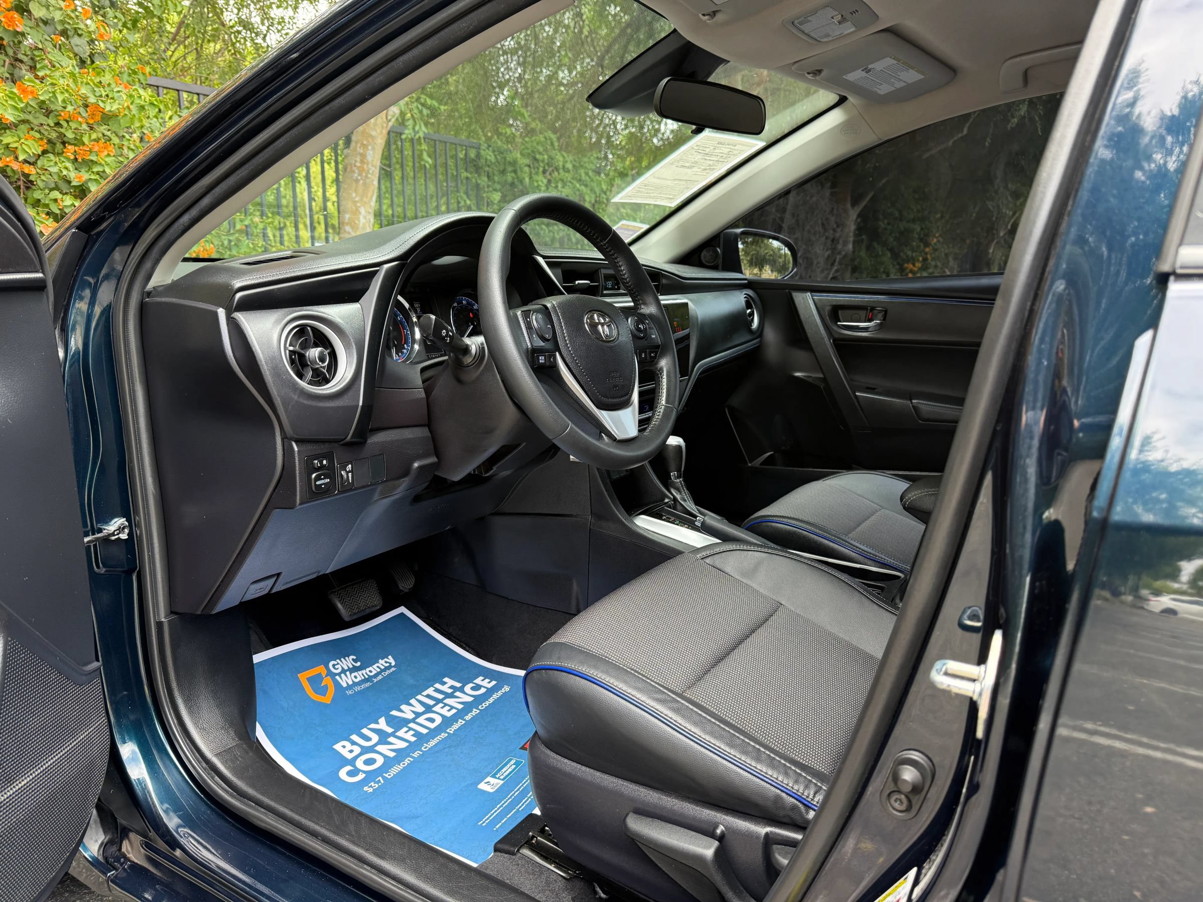 Used 2019 Toyota Corolla SE w/ Carpet Mat Package (TMS) FWD image 11