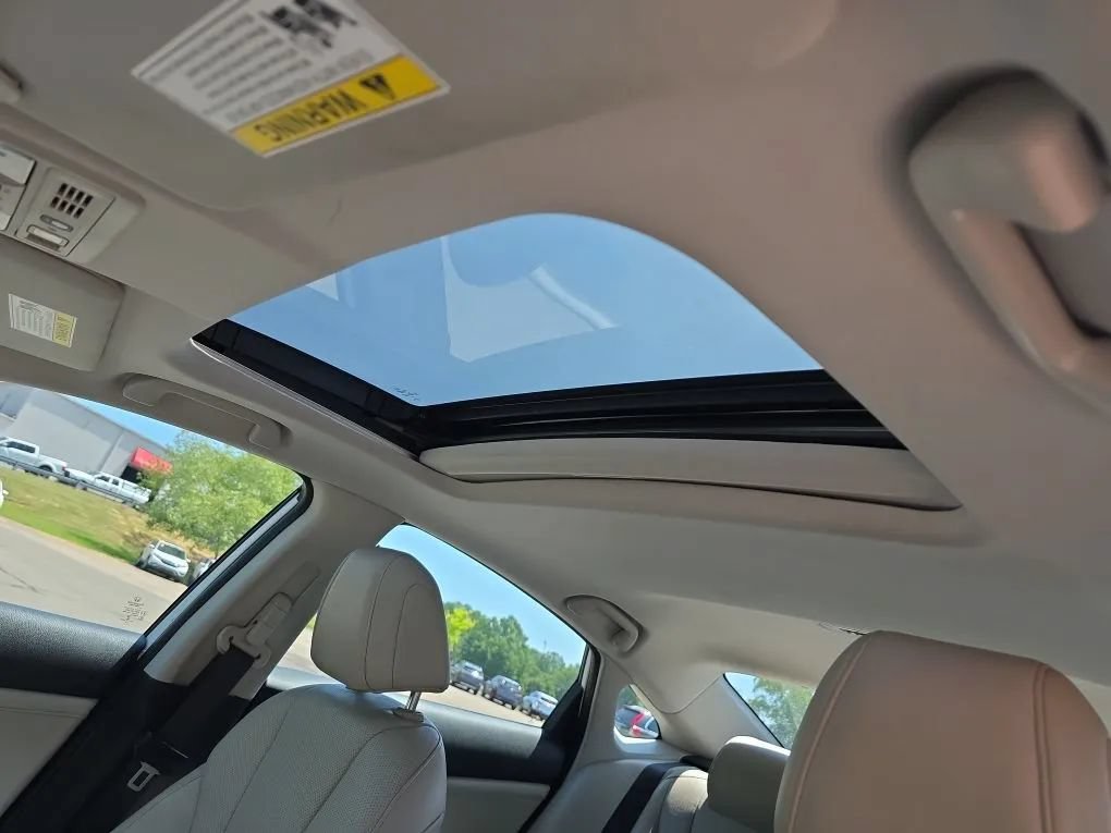 Used 2019 Honda Insight Touring image 17