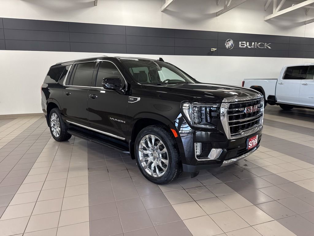 Used 2021 GMC Yukon XL SLT w/ SLT Premium Package AWD/4WD image 7