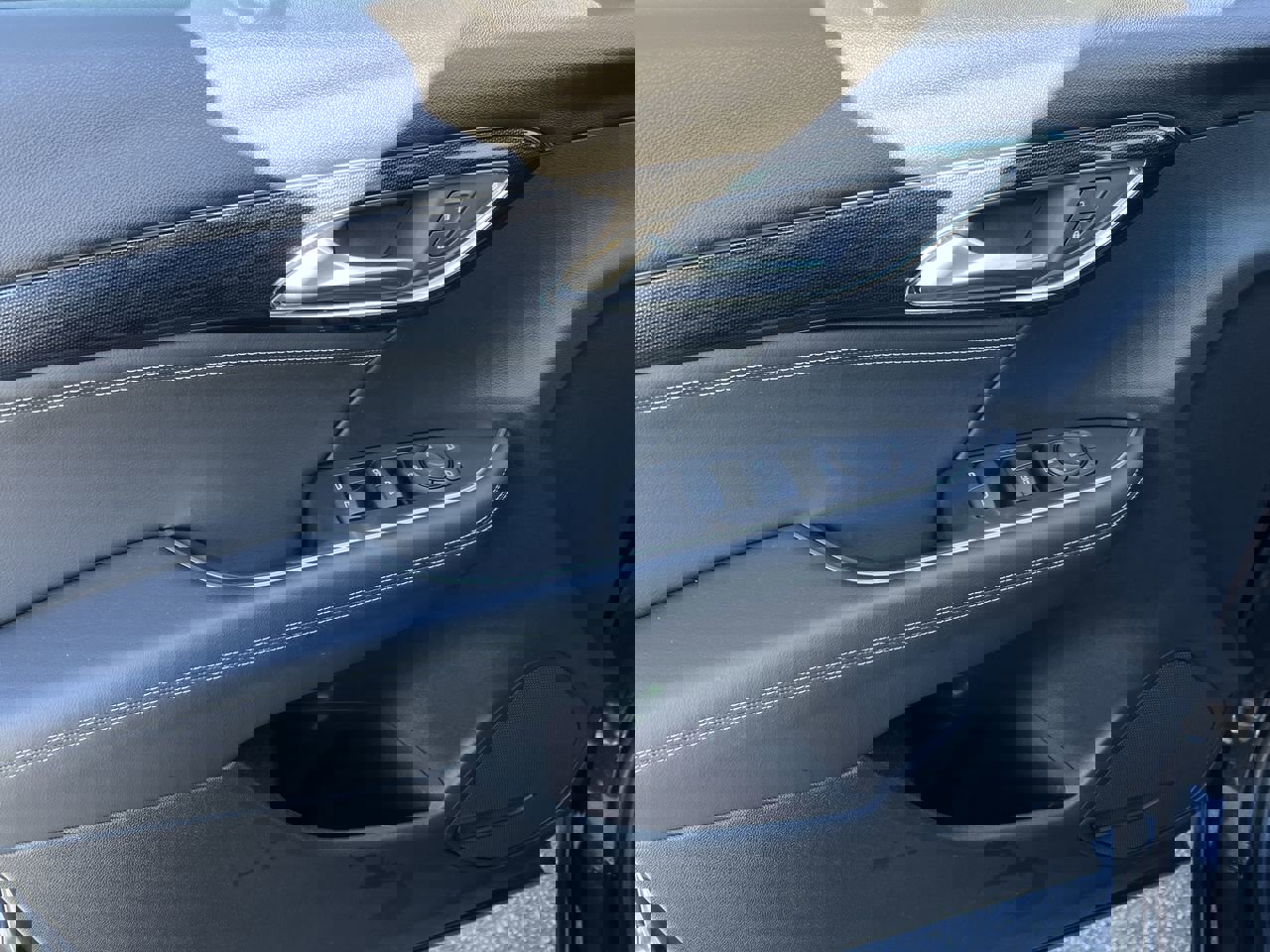 Used 2023 Buick Envision Preferred image 14