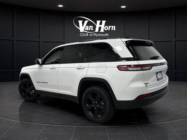 Used 2023 Jeep Grand Cherokee Limited w/ Luxury Tech Group II image 3