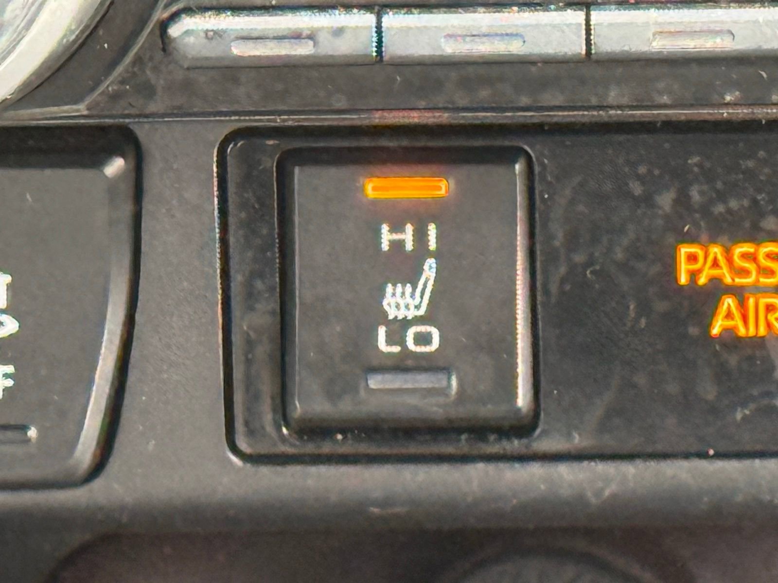 Used 2019 Toyota RAV4 Limited image 24