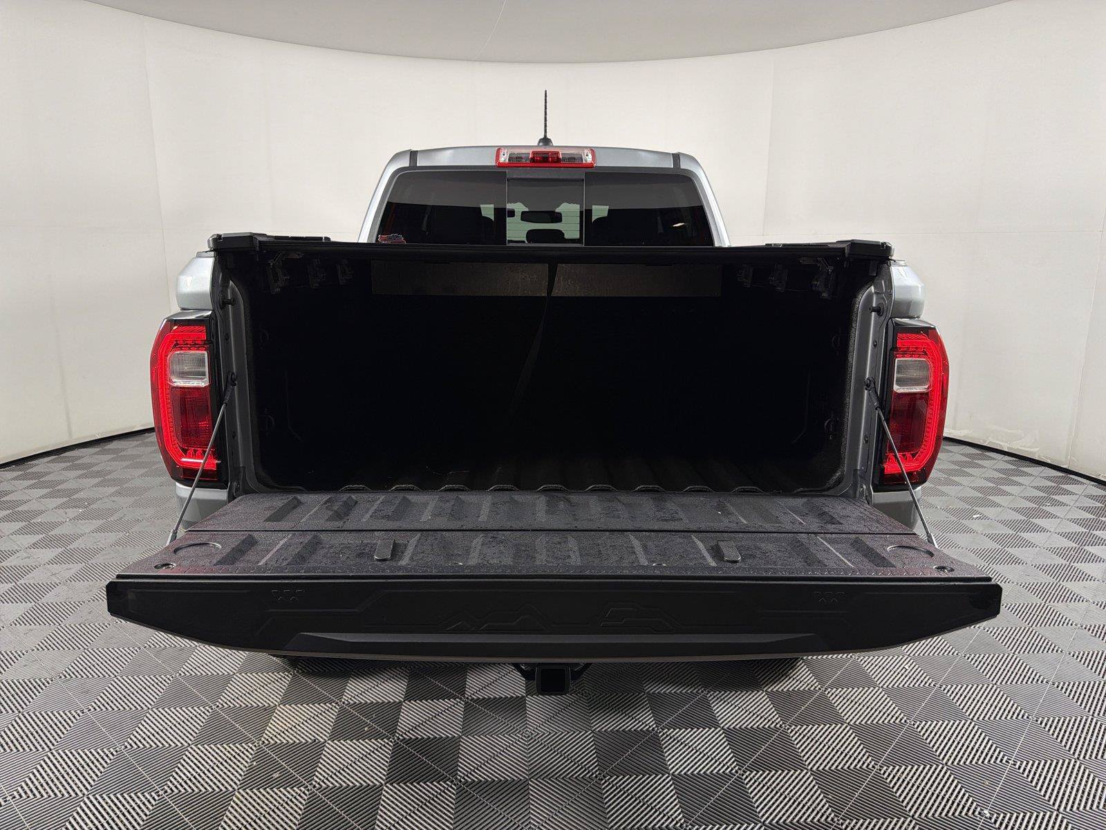 Used 2024 GMC Canyon AT4X AWD/4WD image 16