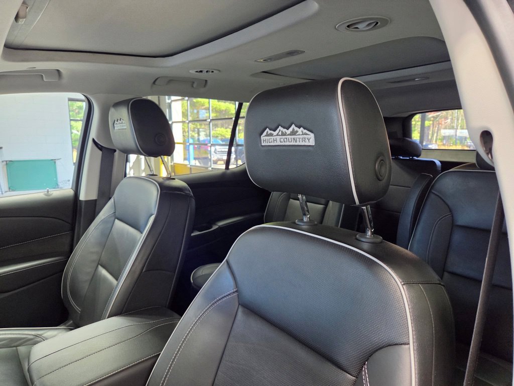 Used 2020 Chevrolet Traverse High Country w/ LPO, Floor Liner Package AWD/4WD image 33