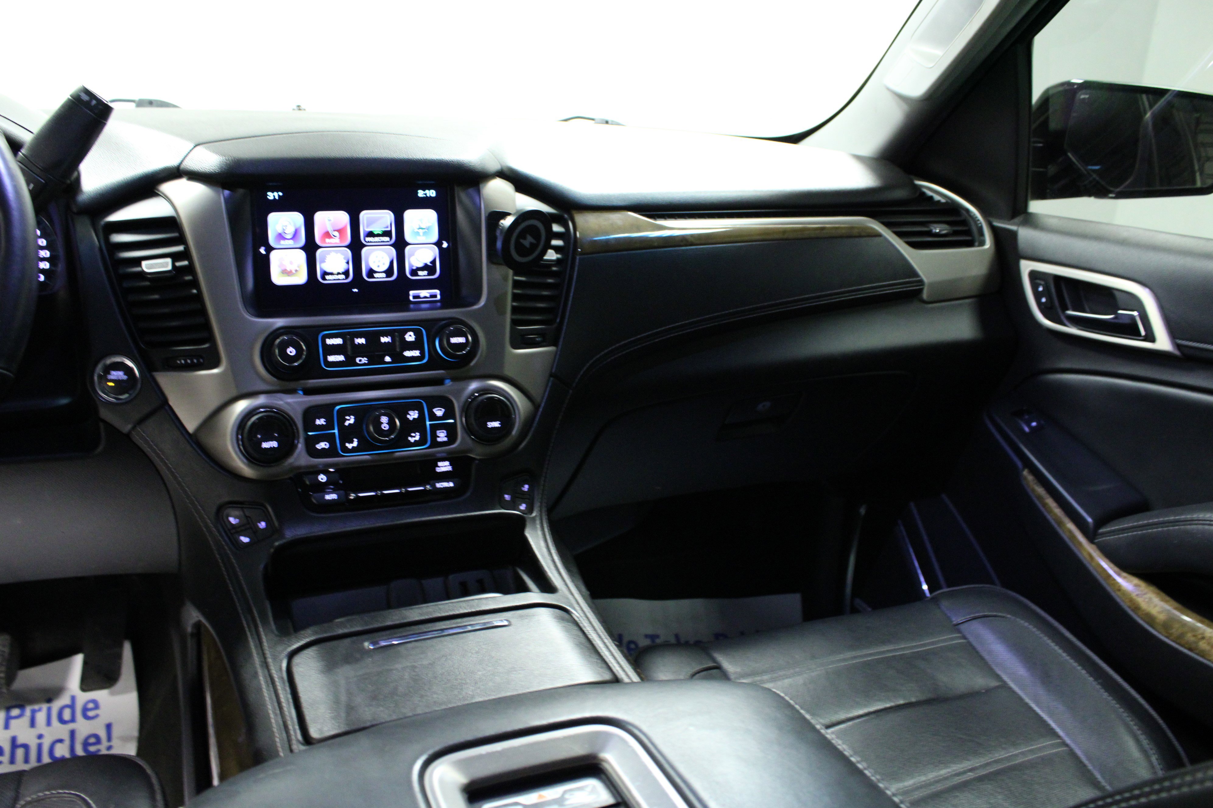 Used 2017 GMC Yukon Denali w/ Open Road Package image 21