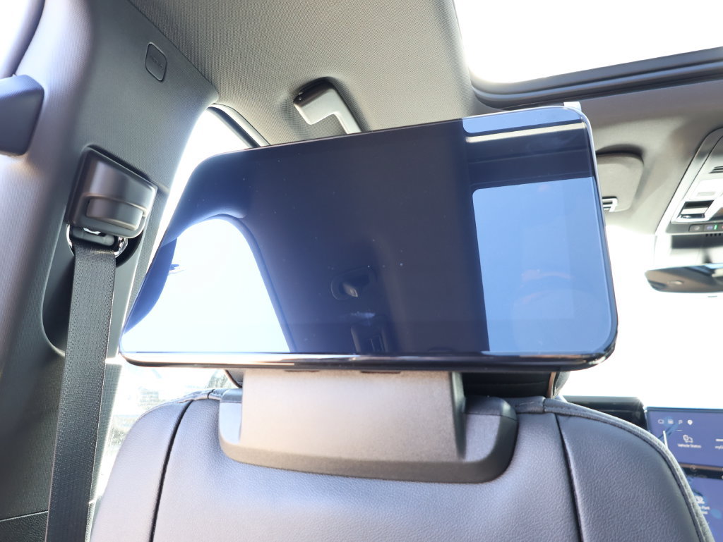 New 2026 GMC Yukon Elevation w/ Elevation Premium Package AWD/4WD image 32