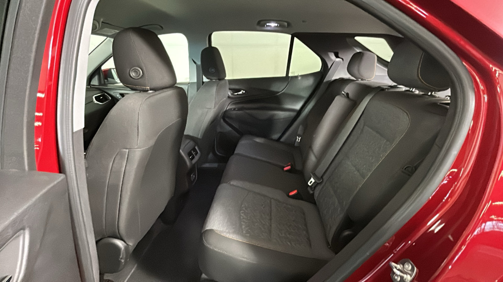 Used 2024 Chevrolet Equinox LT FWD image 32