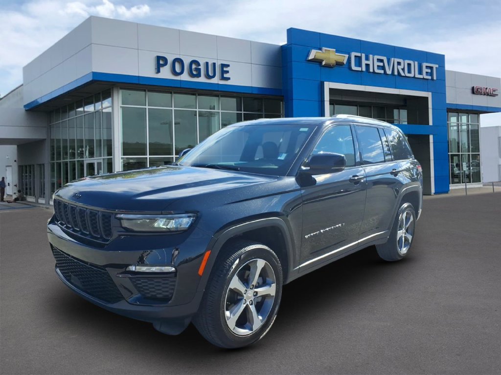 Used 2025 Jeep Grand Cherokee Limited w/ Black Appearance Package AWD/4WD image 4