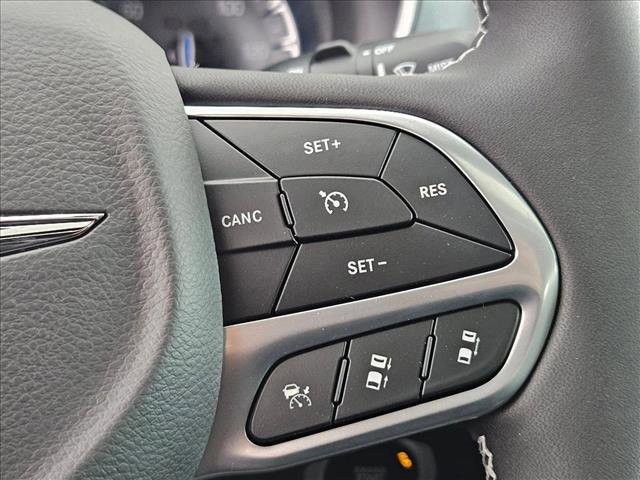 New 2026 Chrysler Pacifica Limited FWD image 13