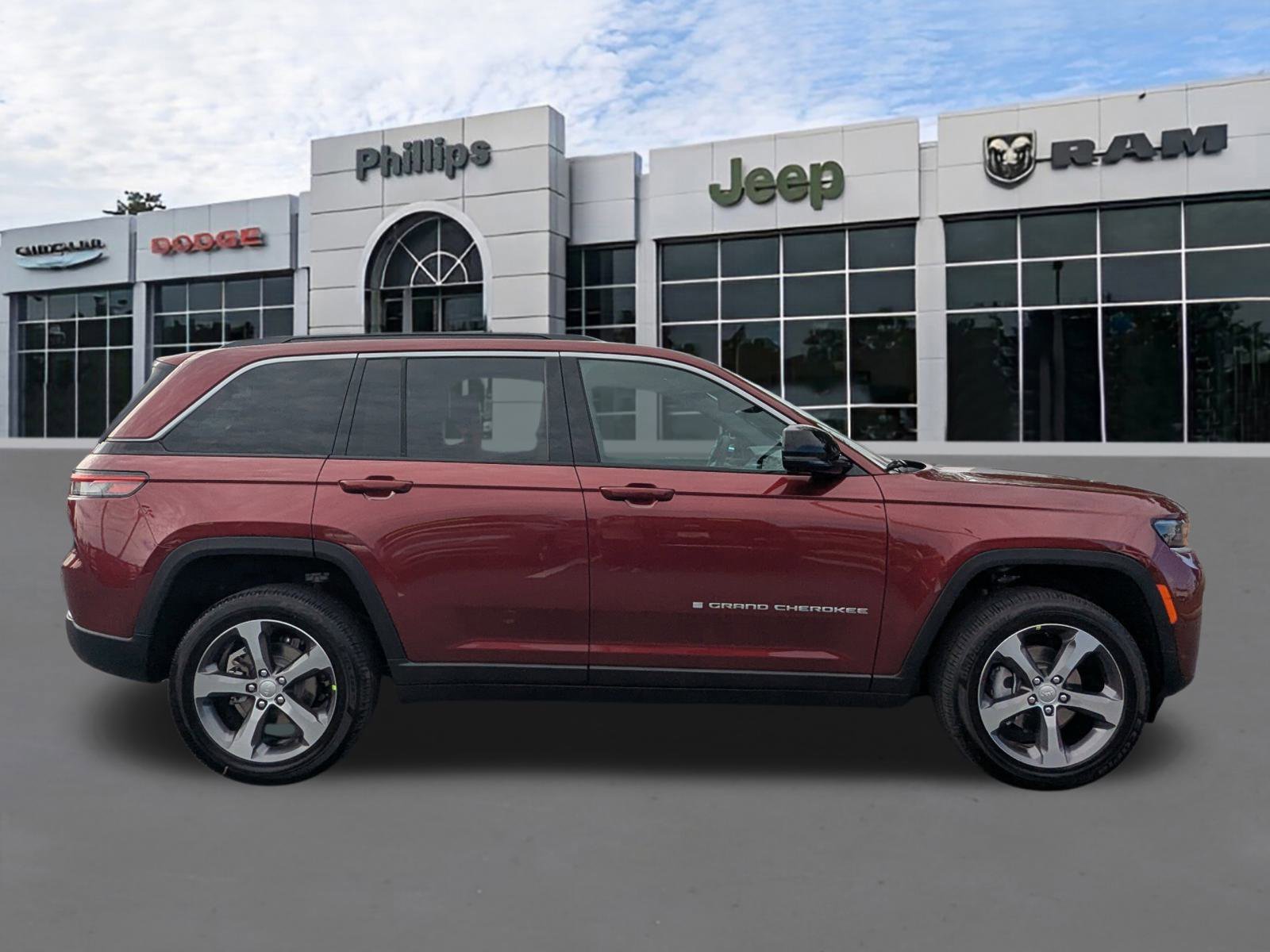 New 2026 Jeep Grand Cherokee Limited w/ Luxury Tech Group II image 2