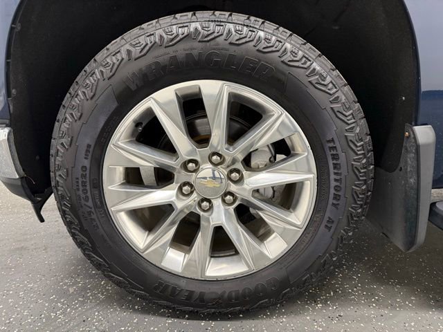 Used 2020 Chevrolet Silverado 1500 LTZ AWD/4WD image 19