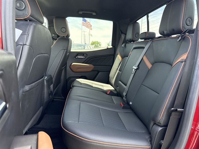 Certified 2023 GMC Canyon AT4 w/ AT4 Premium Package AWD/4WD image 28