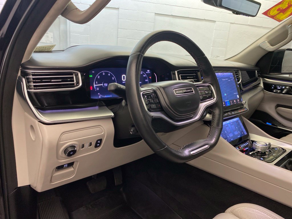 Used 2023 Jeep Grand Wagoneer Series II w/ Flexible Seating Group AWD/4WD image 19