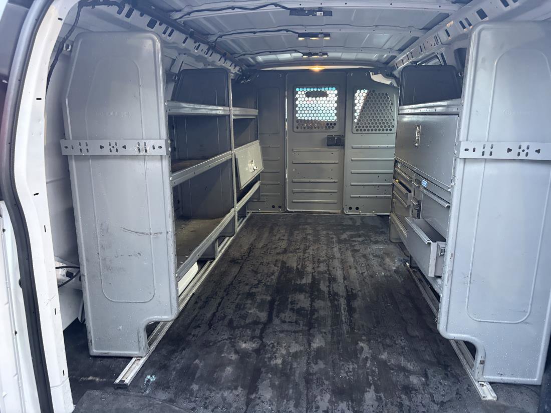 Used 2017 Chevrolet Express 2500 image 8