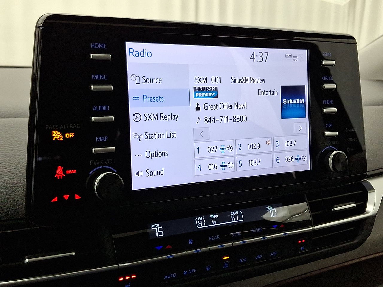 Used 2022 Toyota Sienna XLE FWD image 20