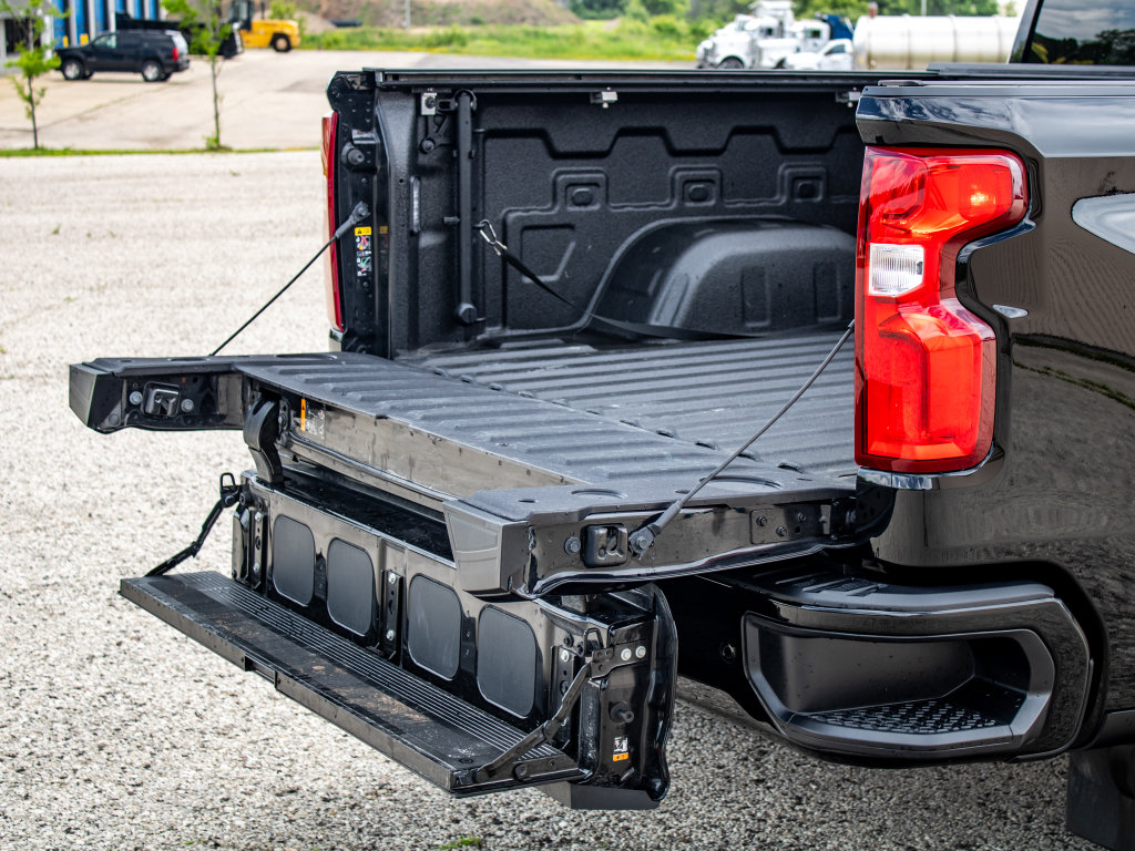 Used 2025 Chevrolet Silverado 1500 ZR2 w/ Technology Package AWD/4WD image 16
