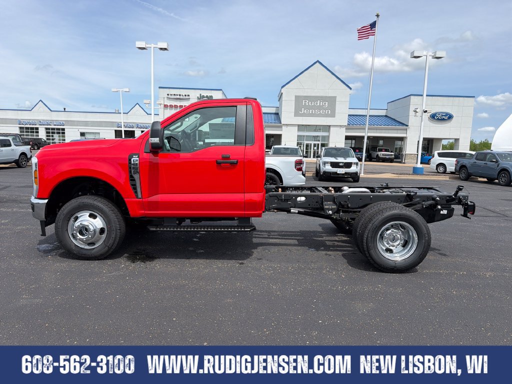 New 2026 Ford F350 XLT w/ XLT Value Package AWD/4WD image 2
