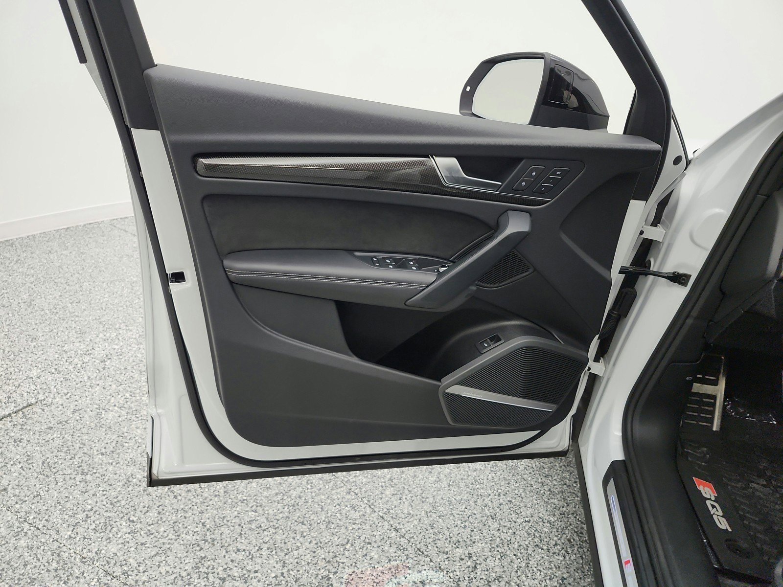 Used 2023 Audi SQ5 Premium Plus w/ Premium Plus Package image 14