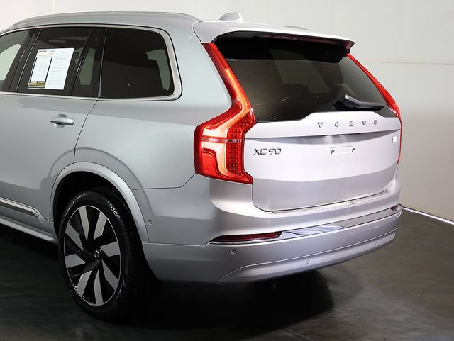 Used 2024 Volvo XC90 T8 Plus w/ Protection Package AWD/4WD image 11