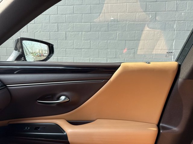 Used 2019 Lexus ES 350 w/ Accessory Package 2 image 31