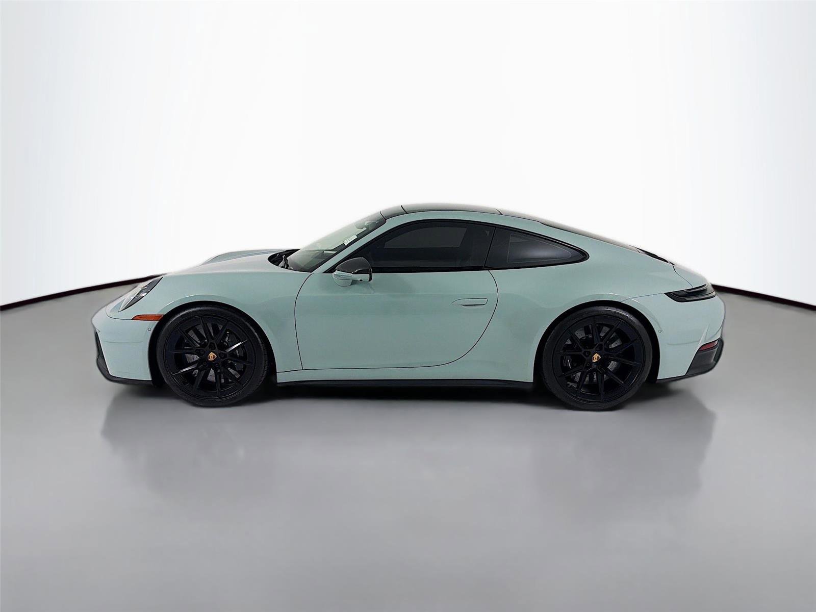 Certified 2025 Porsche 911 Carrera 4 GTS AWD/4WD image 2