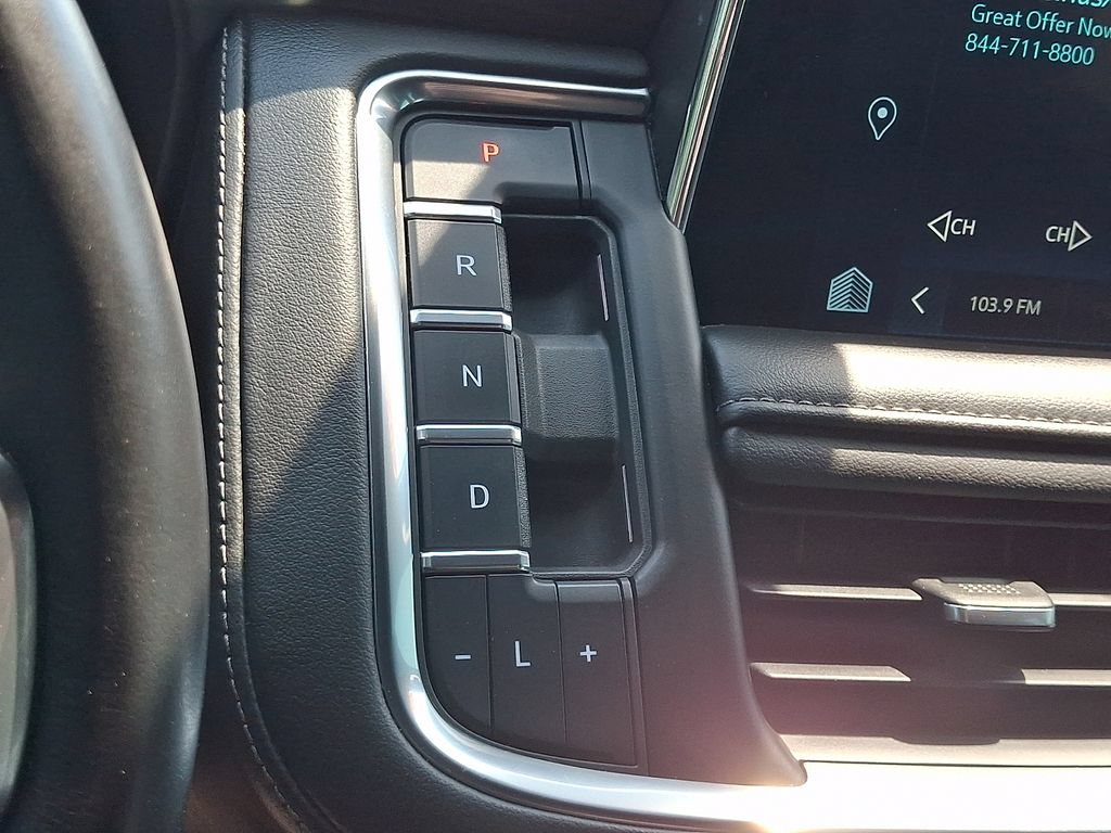 Used 2022 Chevrolet Suburban Z71 w/ Luxury Package AWD/4WD image 22