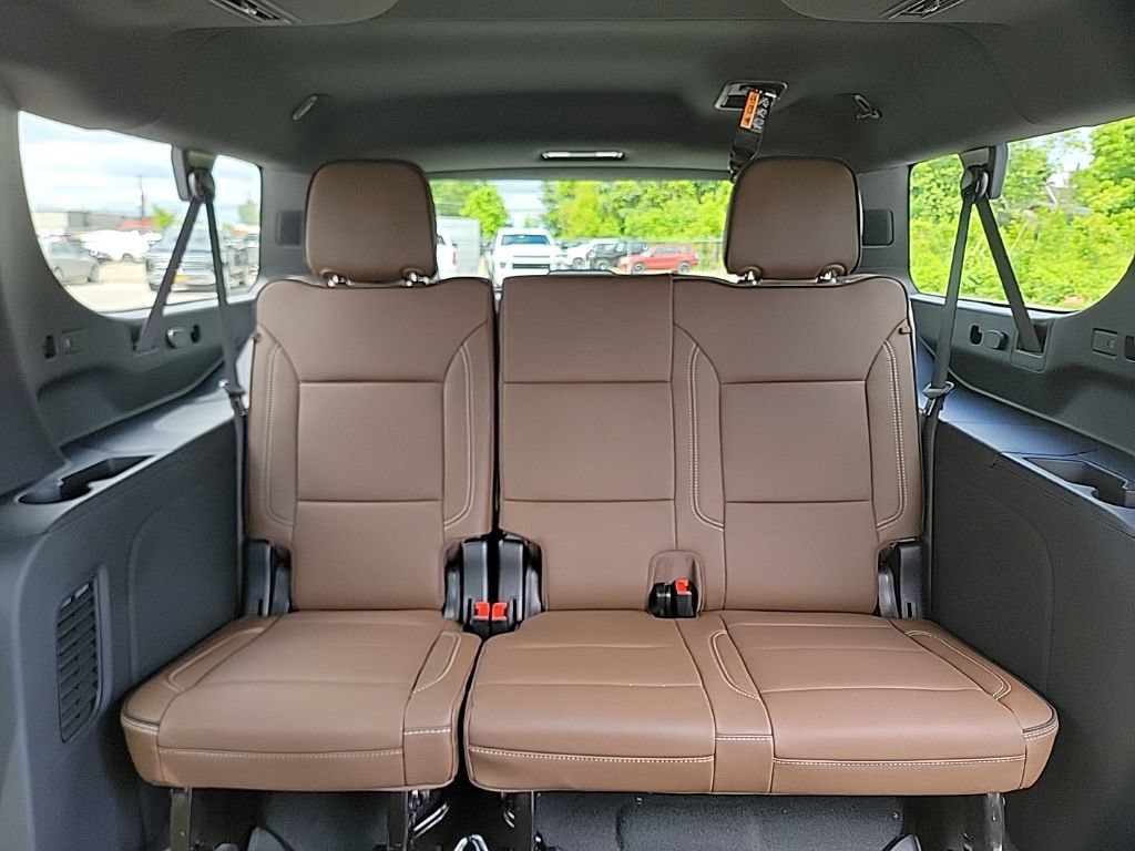 New 2026 Chevrolet Suburban High Country AWD/4WD image 16