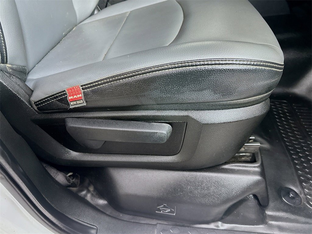 Used 2022 RAM 4500 Tradesman w/ Chrome Appearance Group image 23