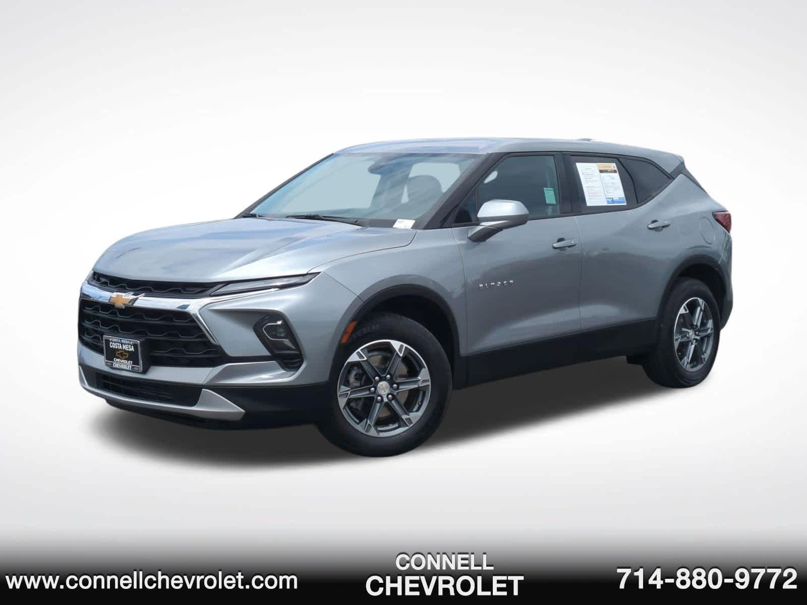 Used 2025 Chevrolet Blazer LT FWD image 1