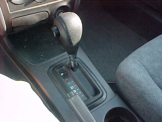 Used 2003 Hyundai Elantra GLS FWD image 18