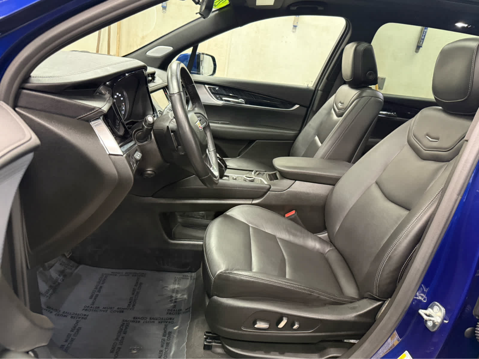 Used 2024 Cadillac XT6 Premium Luxury w/ Technology Package AWD/4WD image 10