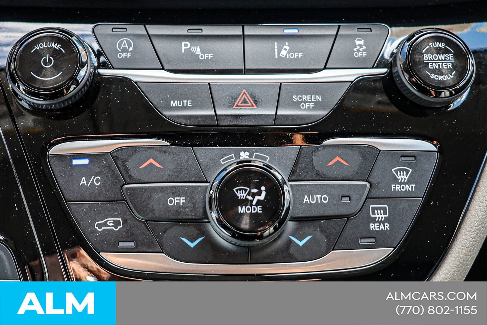 Used 2024 Chrysler Pacifica Touring-L image 33