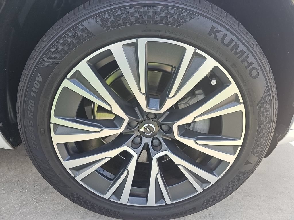 Used 2020 Volvo XC90 T6 Momentum w/ Protection Package Premier AWD/4WD image 20