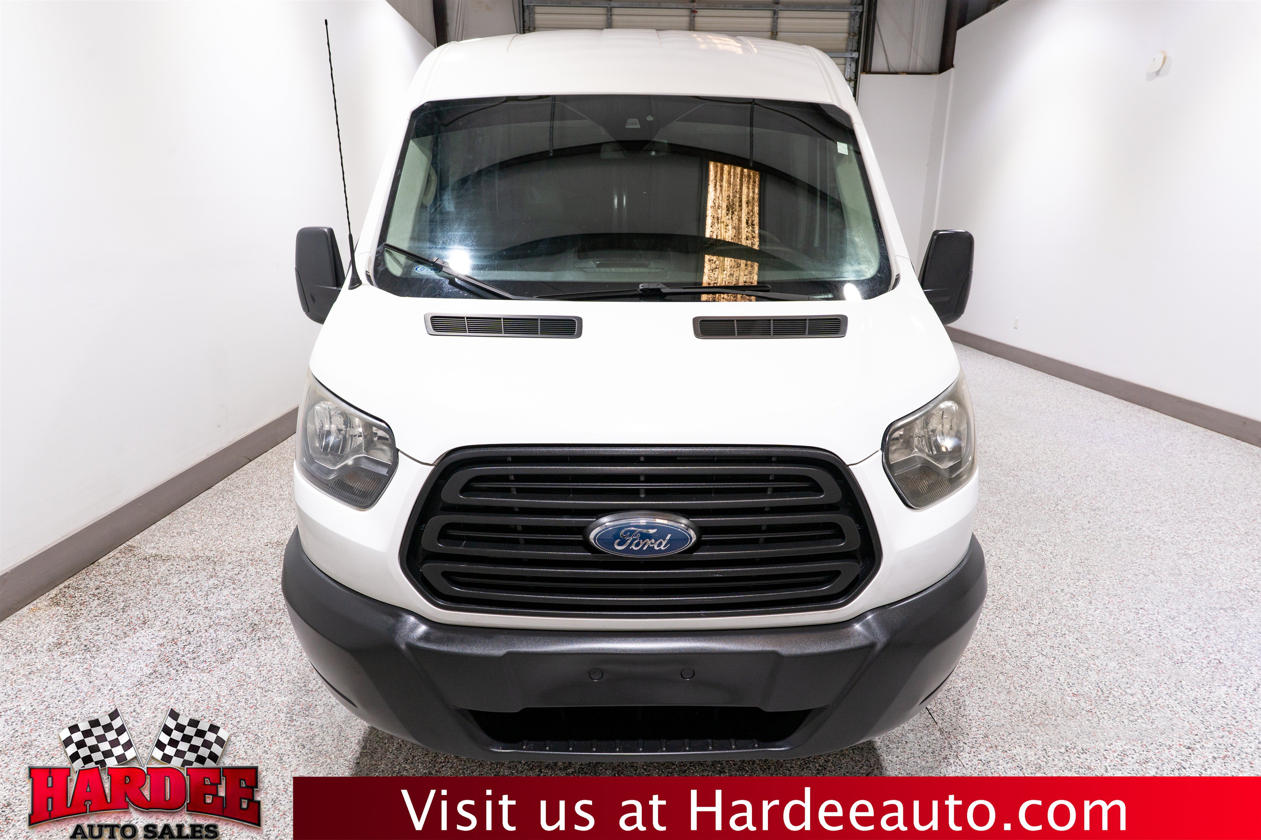 Used 2019 Ford Transit 250 148 Medium Roof RWD image 7