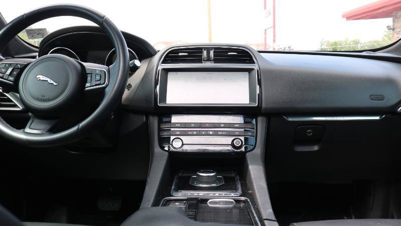 Used 2020 Jaguar F-PACE Premium AWD/4WD image 20