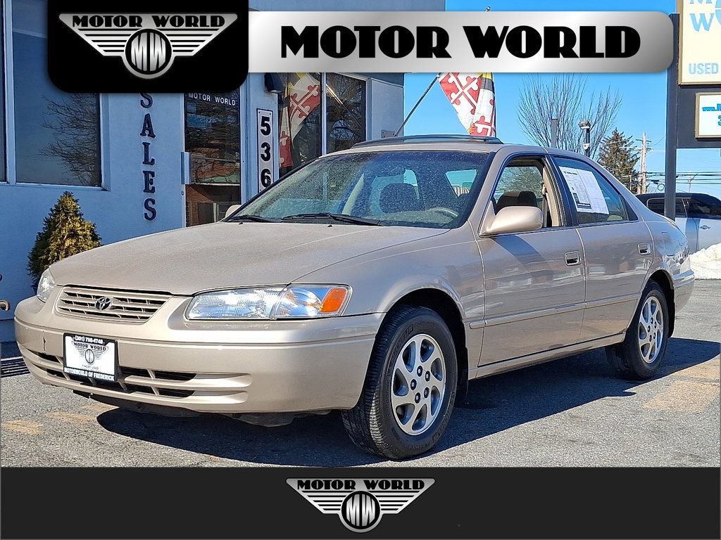 Used 1998 Toyota Camry LE FWD image 1