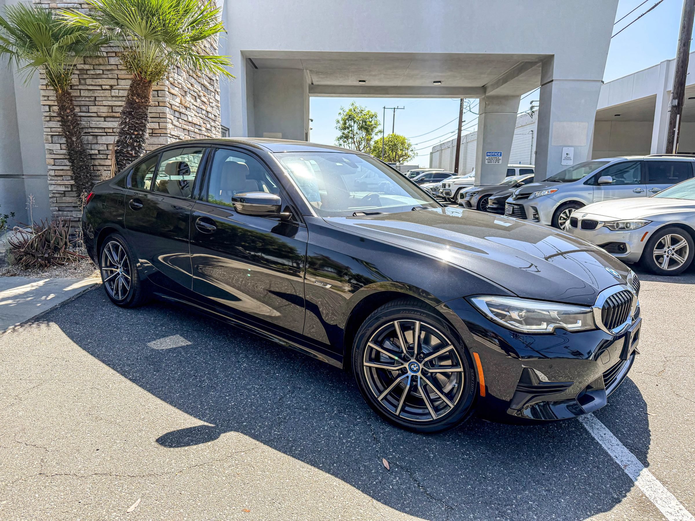 Used 2022 BMW 330e w/ Driving Assistance Package RWD image 1