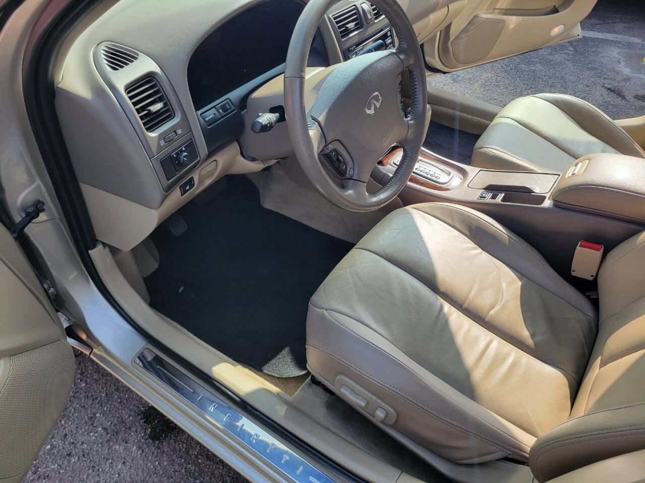 Used 2001 INFINITI I30 image 15