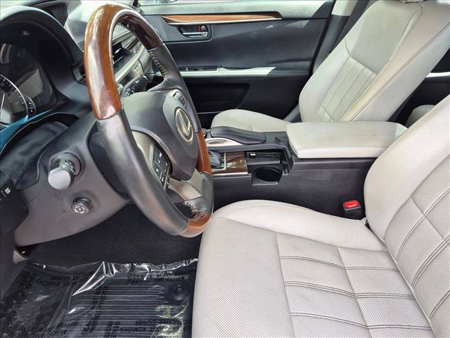 Used 2016 Lexus ES 350 w/ Luxury Package w/Wood Trim FWD image 15