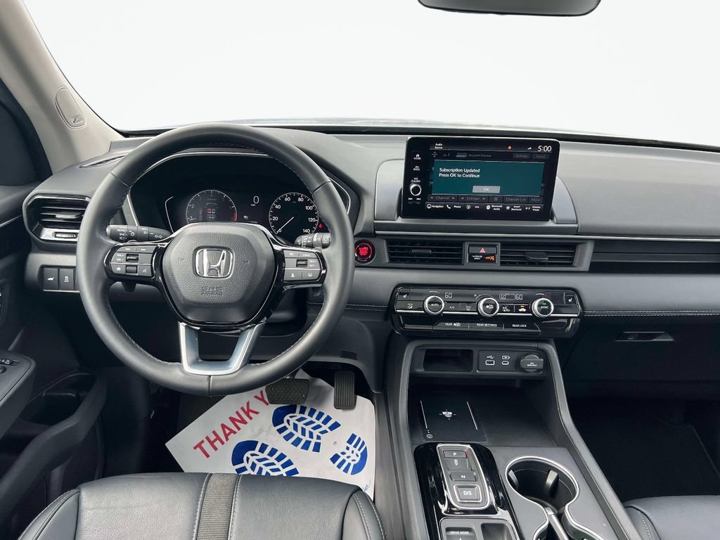 Used 2023 Honda Pilot Touring image 10