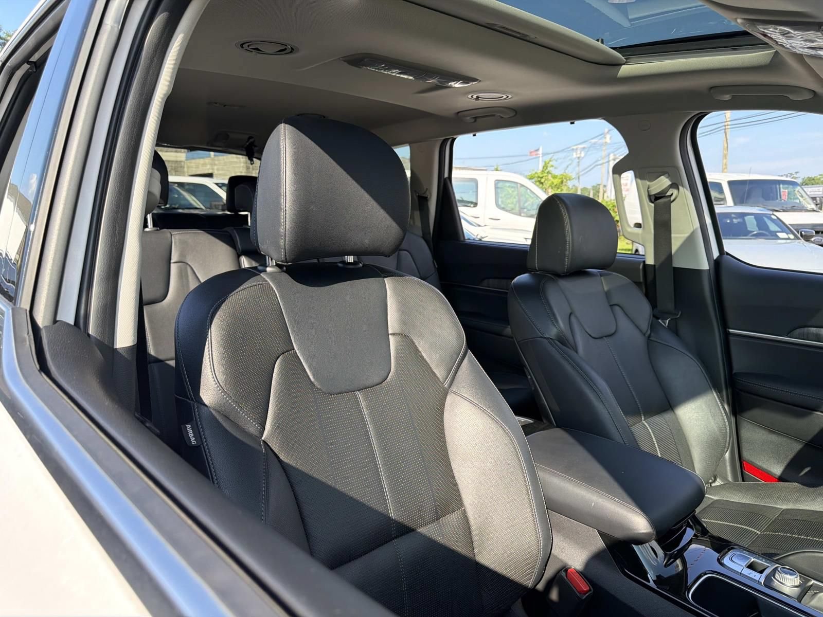 Used 2024 Kia Telluride EX AWD/4WD image 12