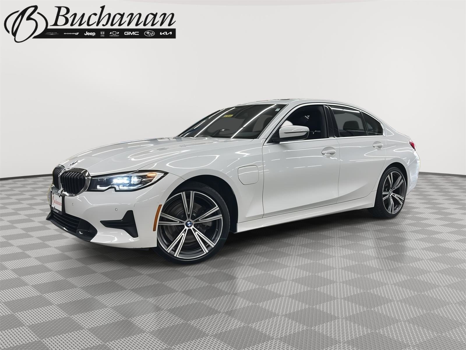 Used 2021 BMW 330e xDrive w/ Convenience Package image 1