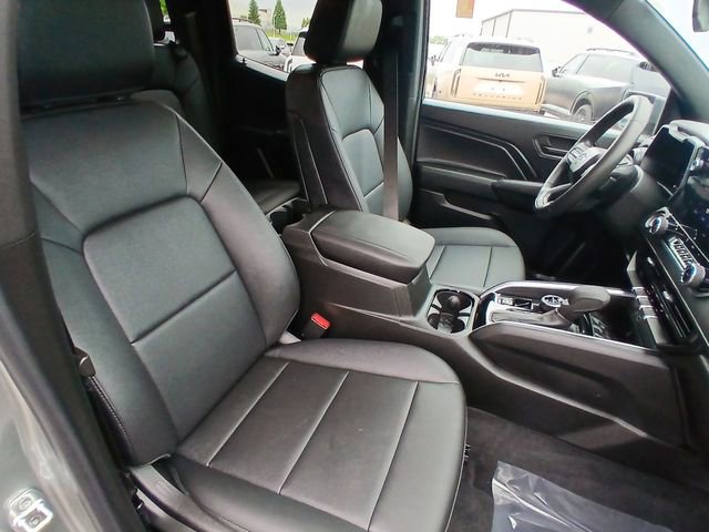 Used 2024 Chevrolet Colorado Trail Boss AWD/4WD image 24