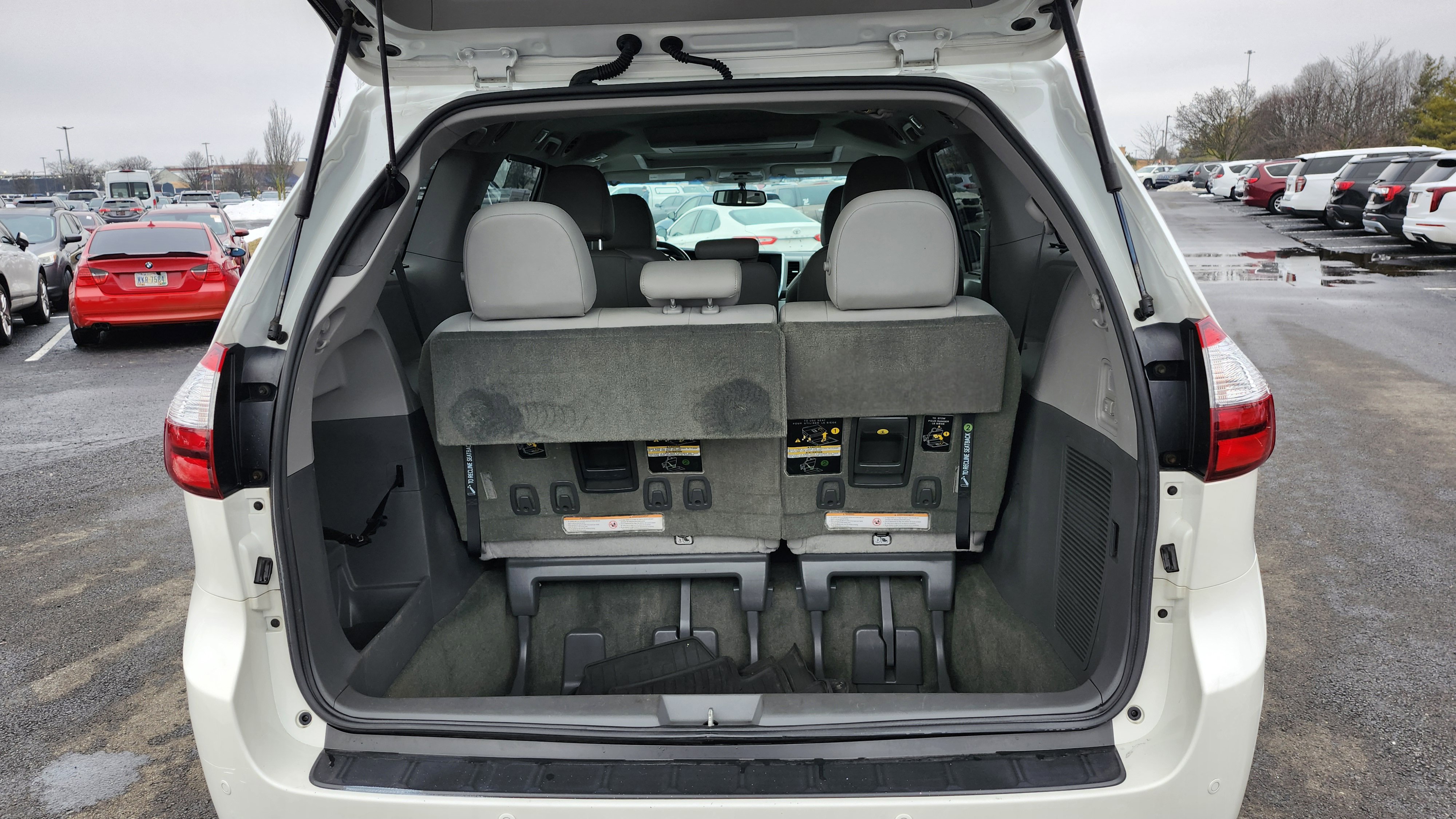 Used 2017 Toyota Sienna XLE Premium image 23