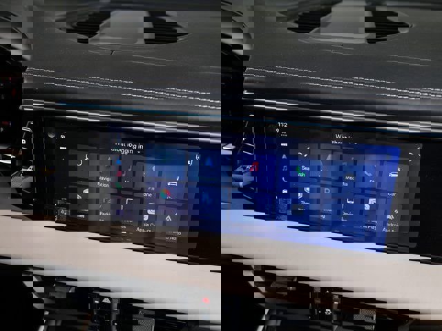 New 2026 Porsche Macan 4 Electric image 17