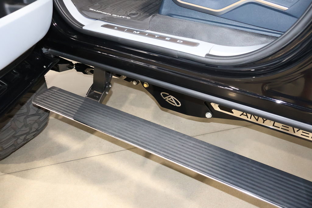 Used 2024 Ford F350 Limited w/ FX4 Off-Road Package image 55