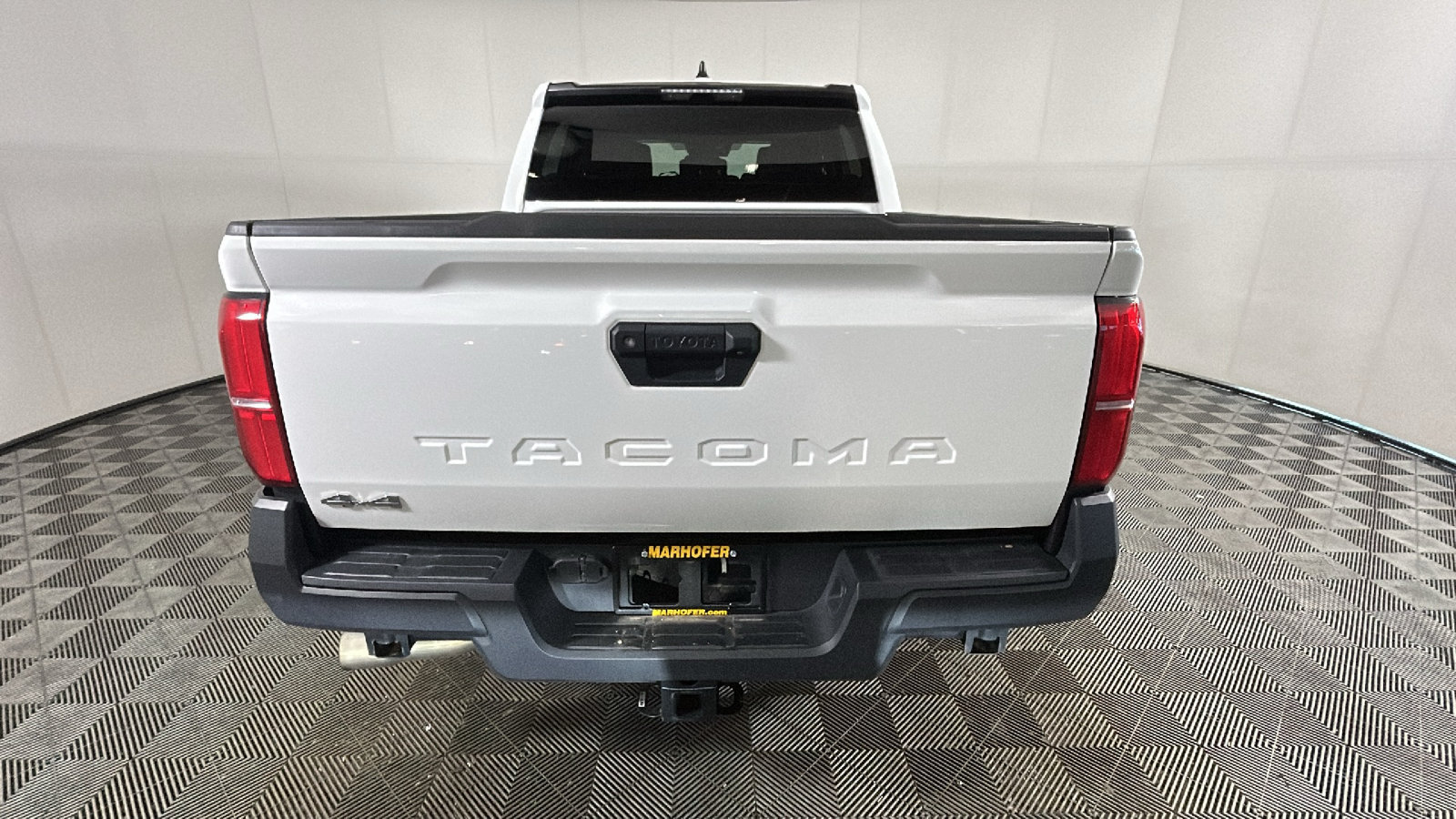 Used 2024 Toyota Tacoma SR AWD/4WD image 4