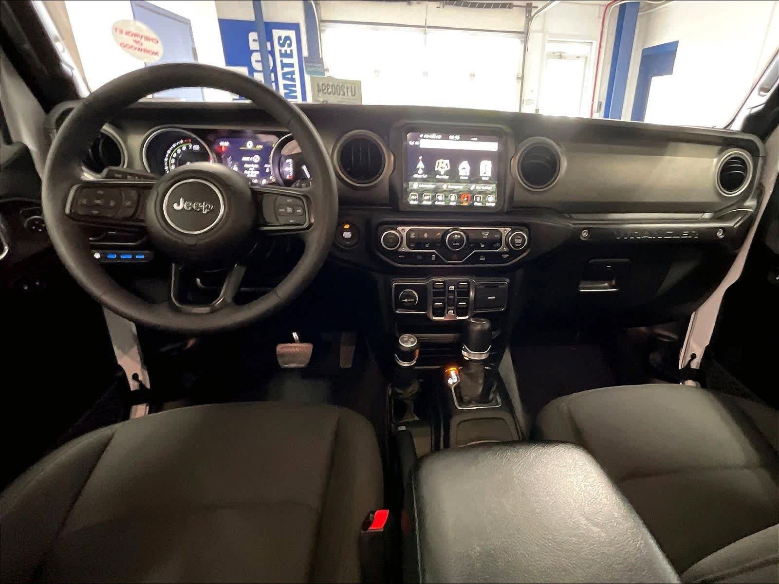Used 2023 Jeep Wrangler Unlimited w/ Cold Weather Group AWD/4WD image 21