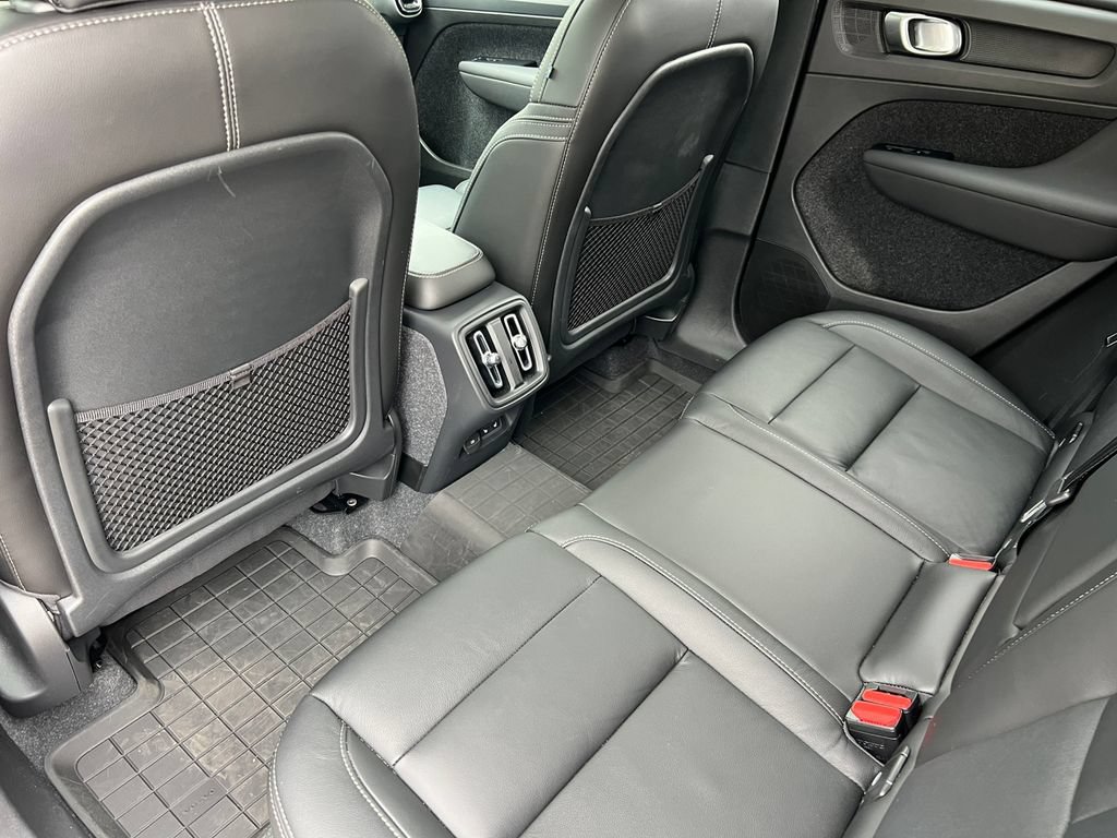 Used 2023 Volvo XC40 B5 Ultimate w/ Protection Package Premier AWD/4WD image 37